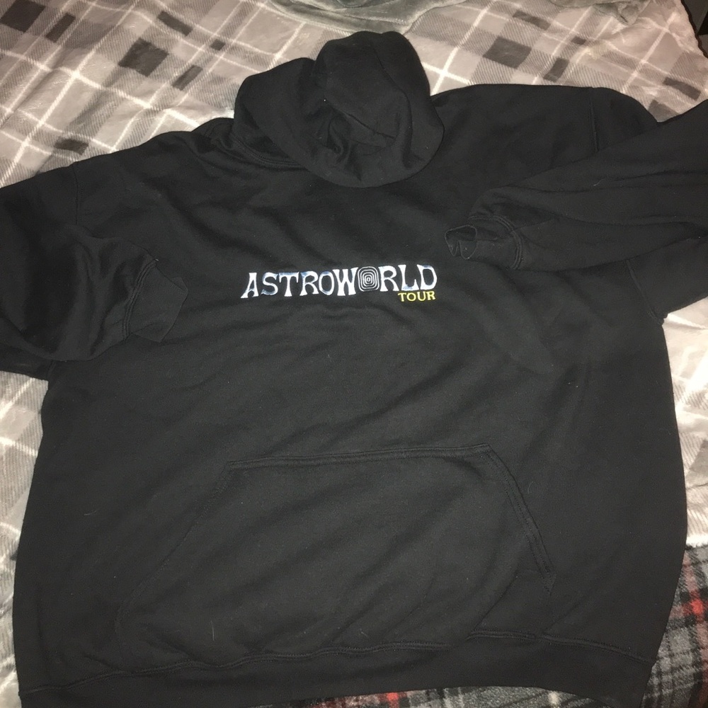 ASTROWORLD SWEATSHIRT WORN ONCE